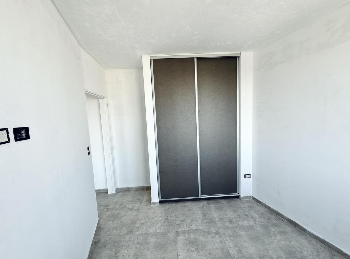 Foto de Venta departamento 2 ambientes Planta Baja Parque Chacabuco, imagen 3