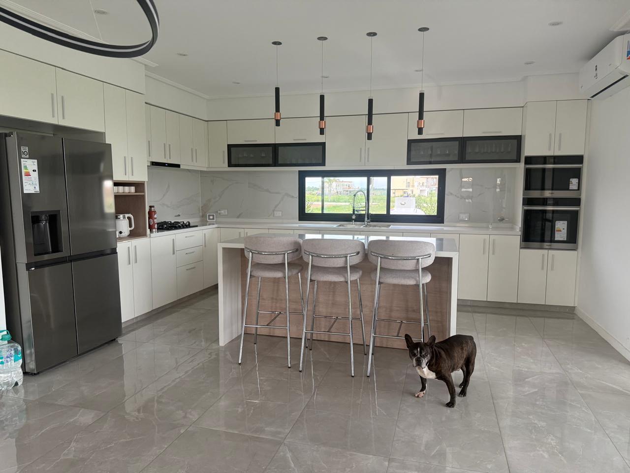 Foto de Venta Casa 5 ambientes en Lagos de Canning, imagen 2