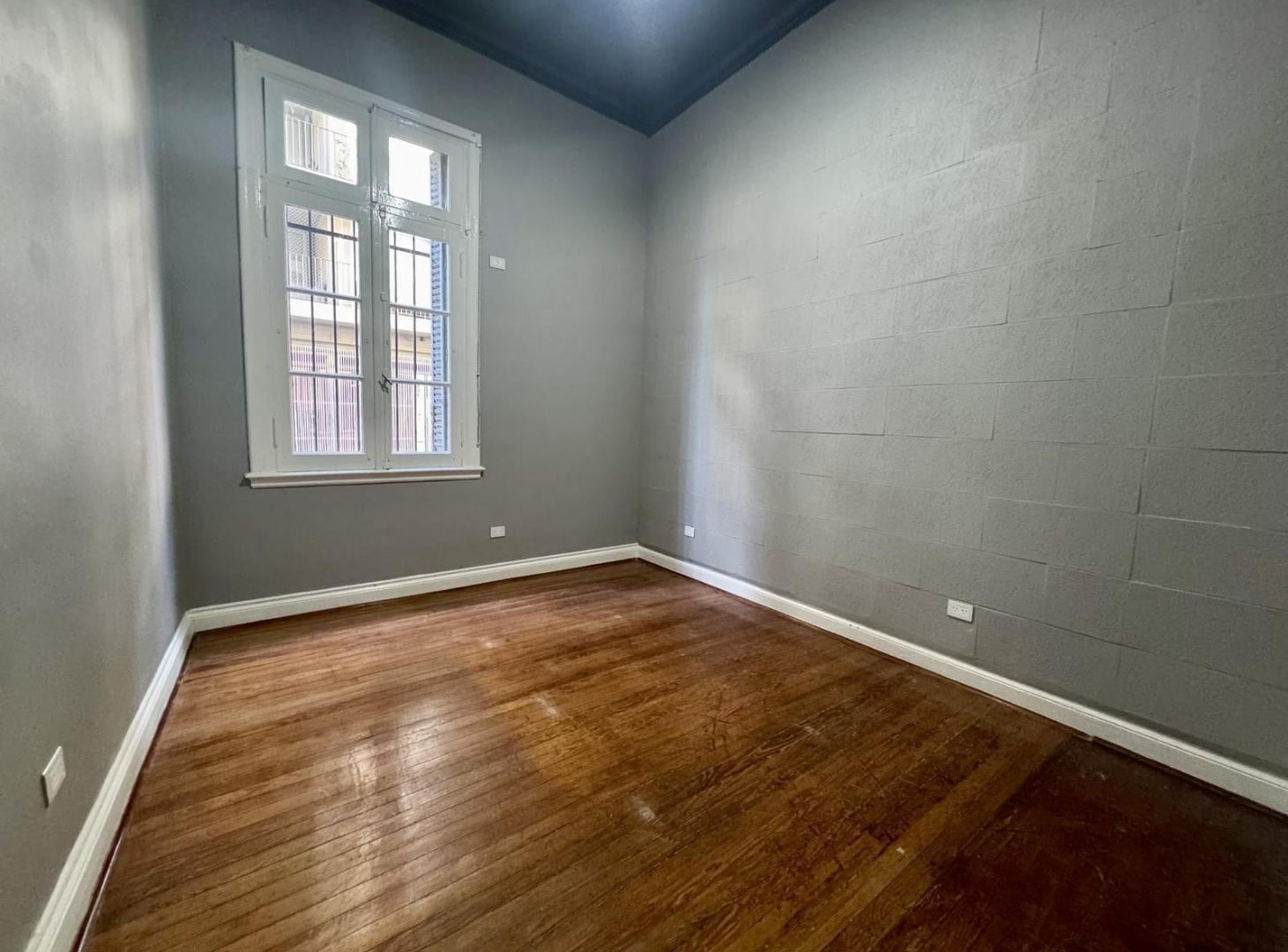 Foto de Venta Departamento PH dos ambientes reciclado en Monserrat, imagen 3