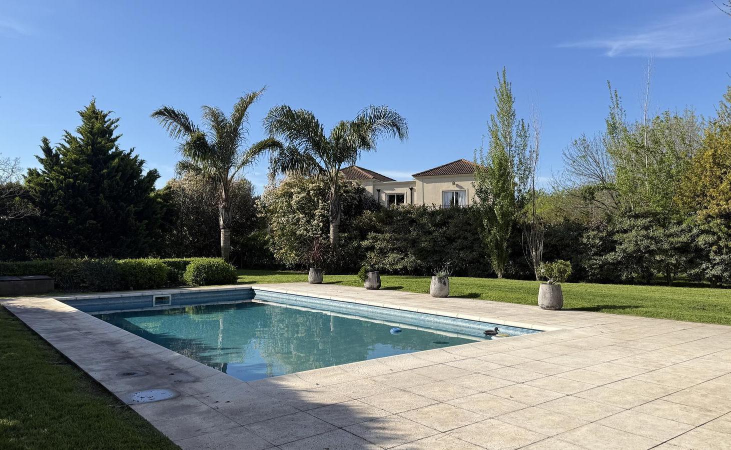 Foto de Venta casa 5 ambientes pileta galería parrilla Bella Vista Chico, imagen 3