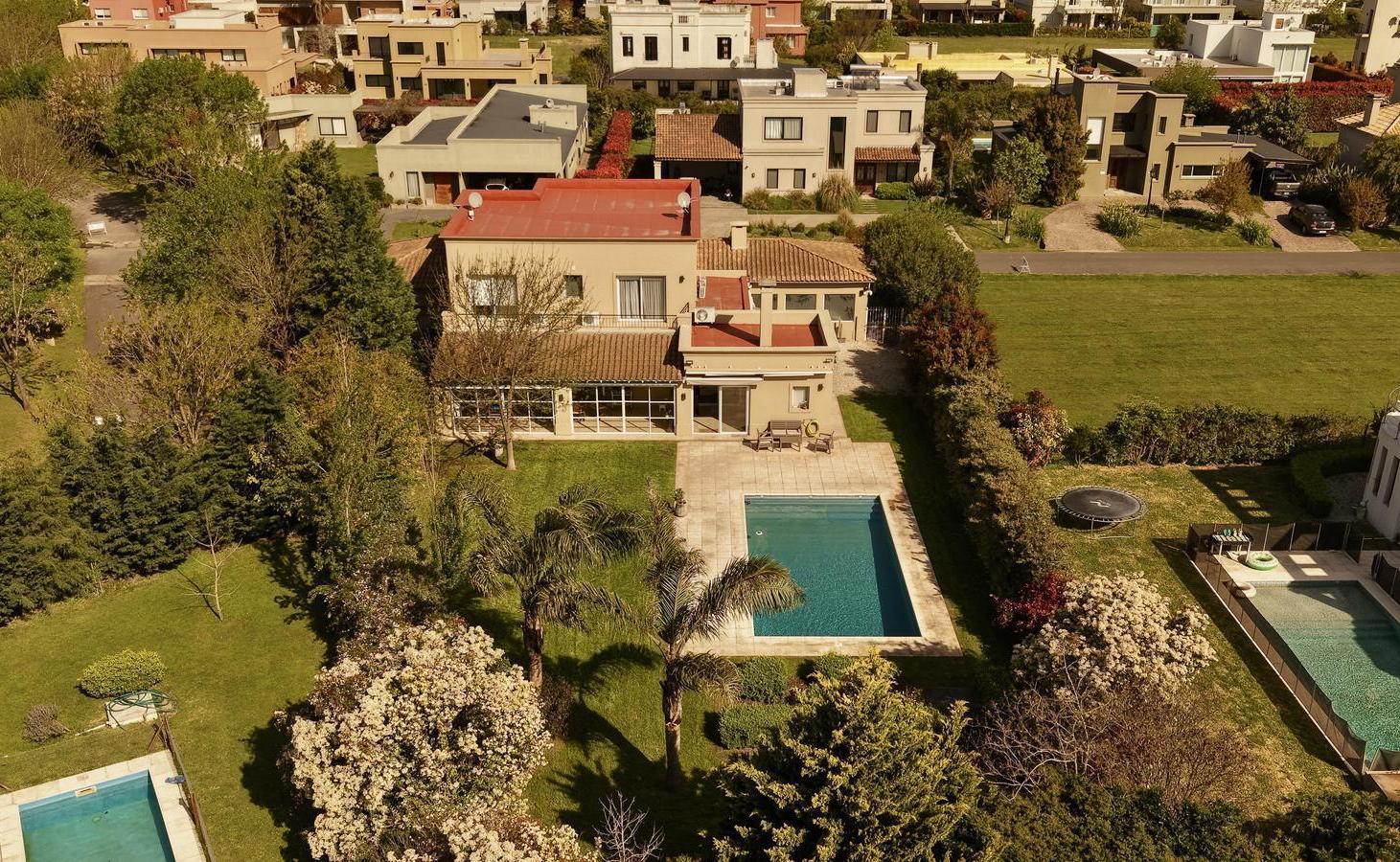 Foto de Venta casa 5 ambientes pileta galería parrilla Bella Vista Chico, imagen 5