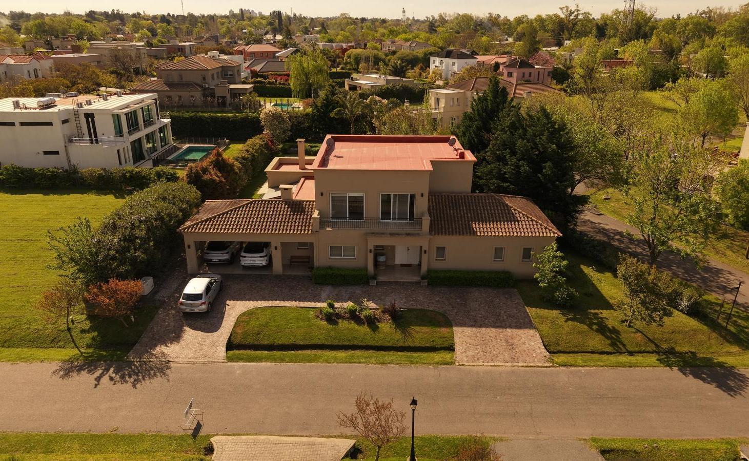 Foto de Venta casa 5 ambientes pileta galería parrilla Bella Vista Chico, imagen 4