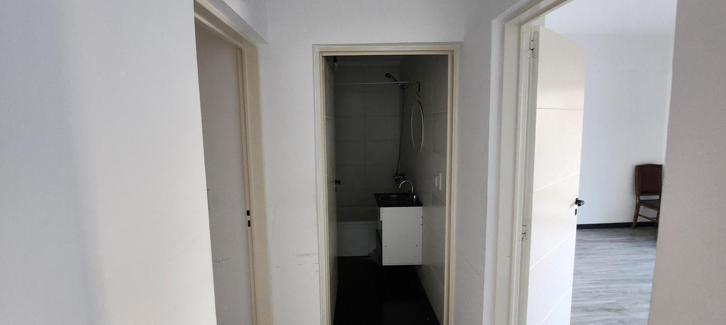 Foto de VENTA DE DEPARTAMENTO DE 3 AMBIENTES EN EL CENTRO DE BANFIELD., imagen 5