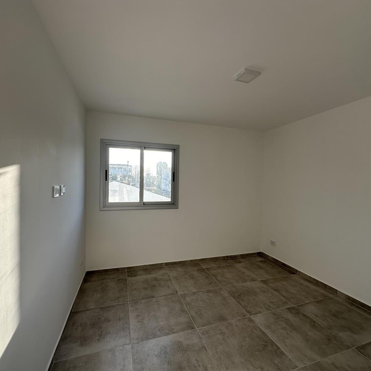 Departamento en 462 (Alvear) y 14a - City Bell 3