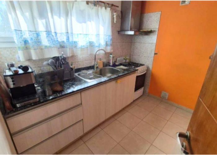 Casa con Pileta y Galeria en Los Cerezos 2, Plottier 5