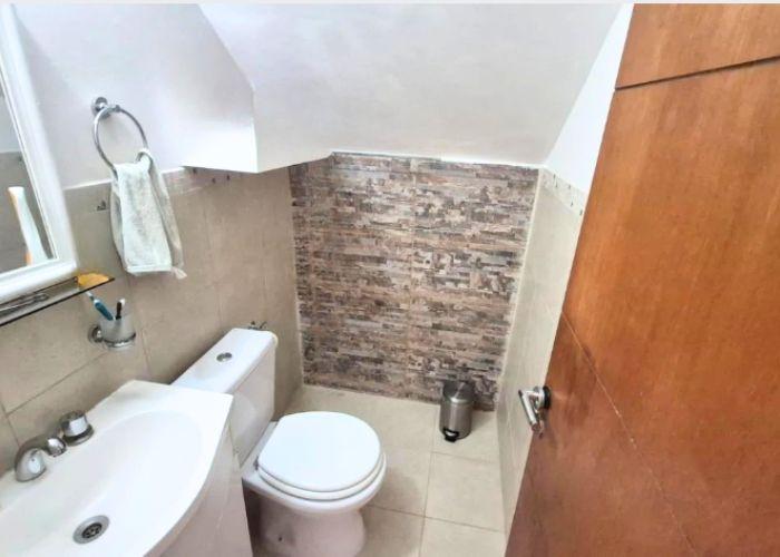 Casa con Pileta y Galeria en Los Cerezos 2, Plottier 2