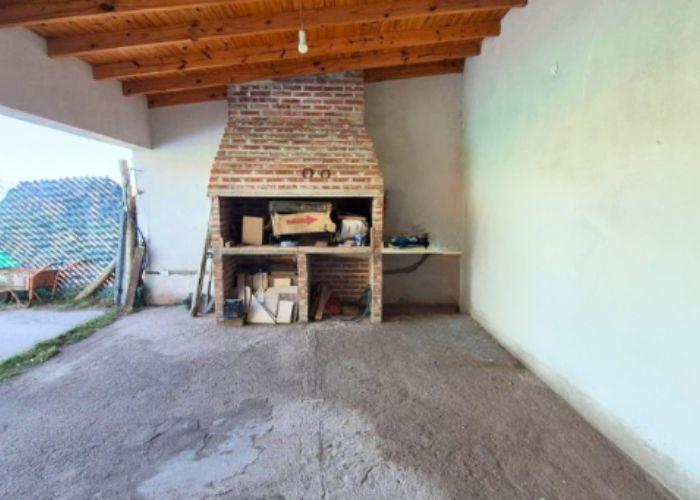 Casa con Pileta y Galeria en Los Cerezos 2, Plottier 3