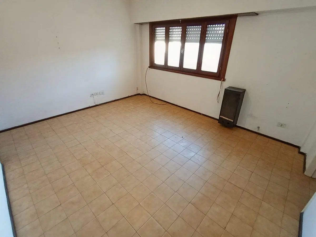 VENTA DEPARTAMENTO 3 AMBIENTES CONTRAFRENTE CENTRO 4
