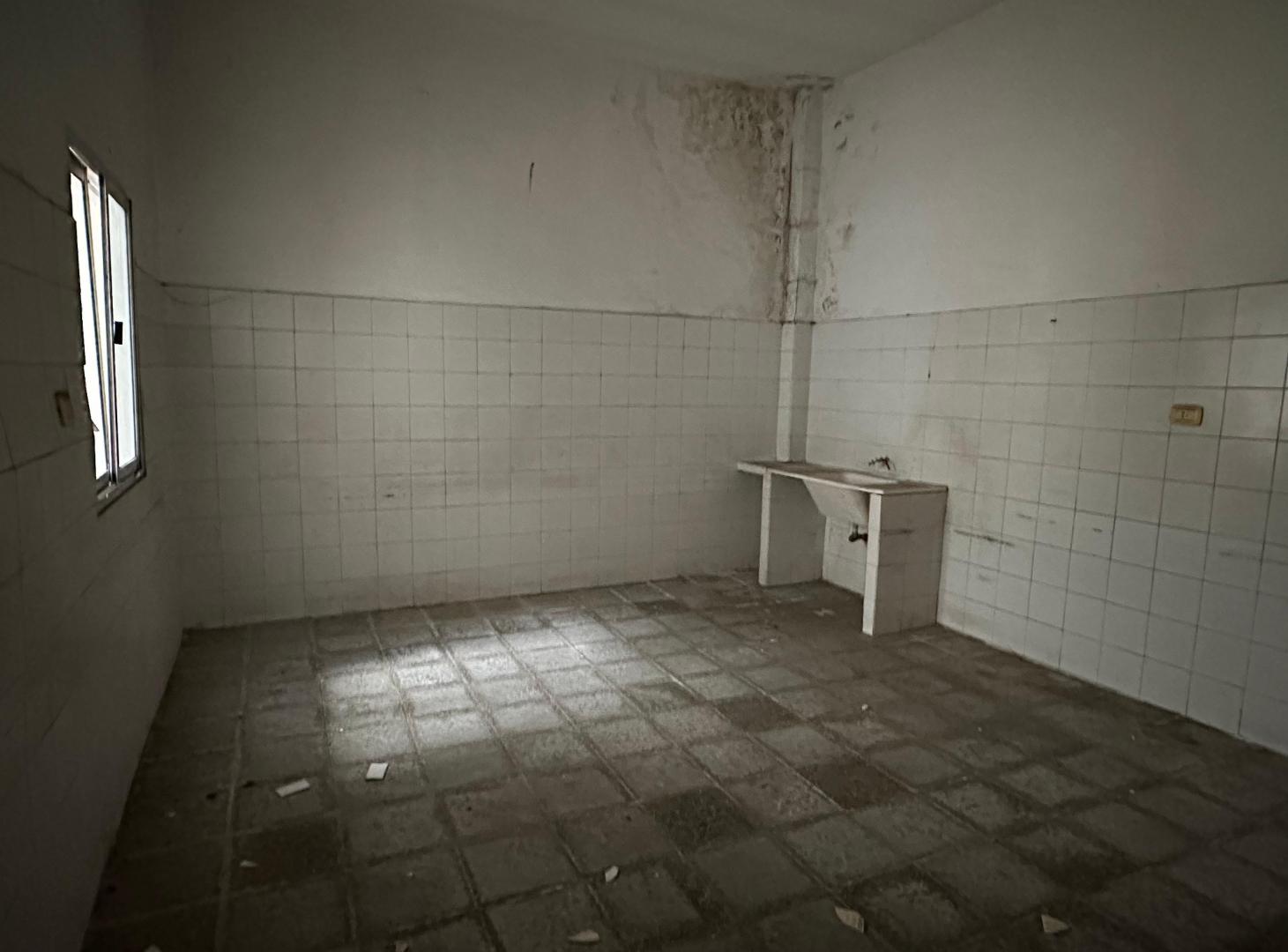 Foto de Venta de Depósito / Local Comercial con vivienda sobre lote propio de, imagen 5