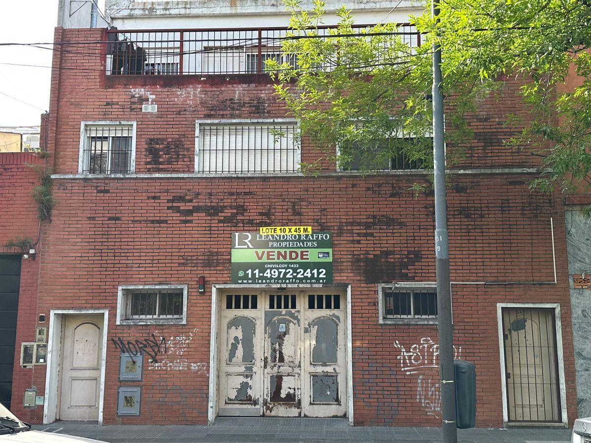 Venta de Depósito / Local Comercial con vivienda sobre lote propio de 10 x 45 m.