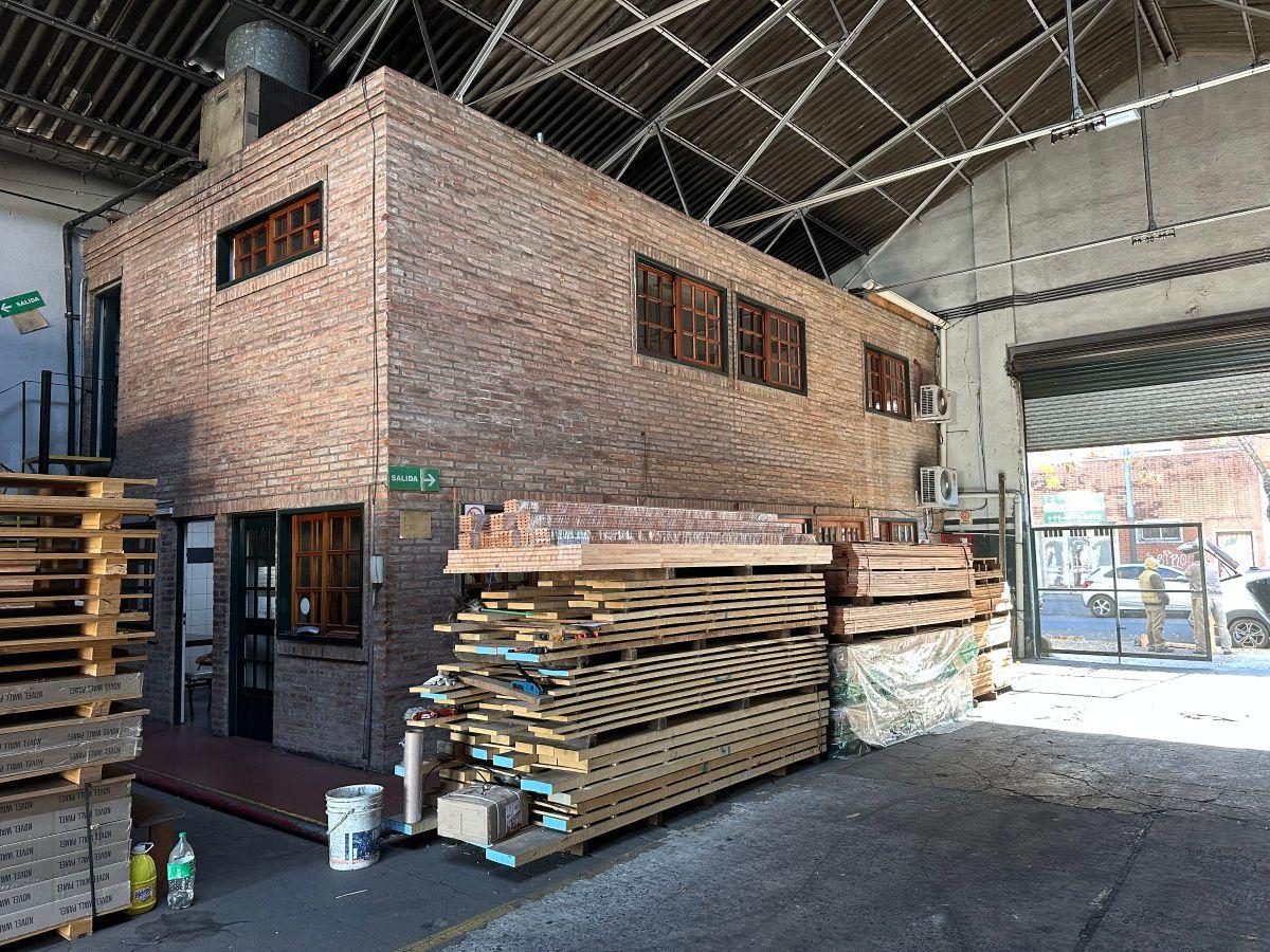 Foto de Galpón en Alquiler sin columnas con oficinas en Floresta., imagen 2