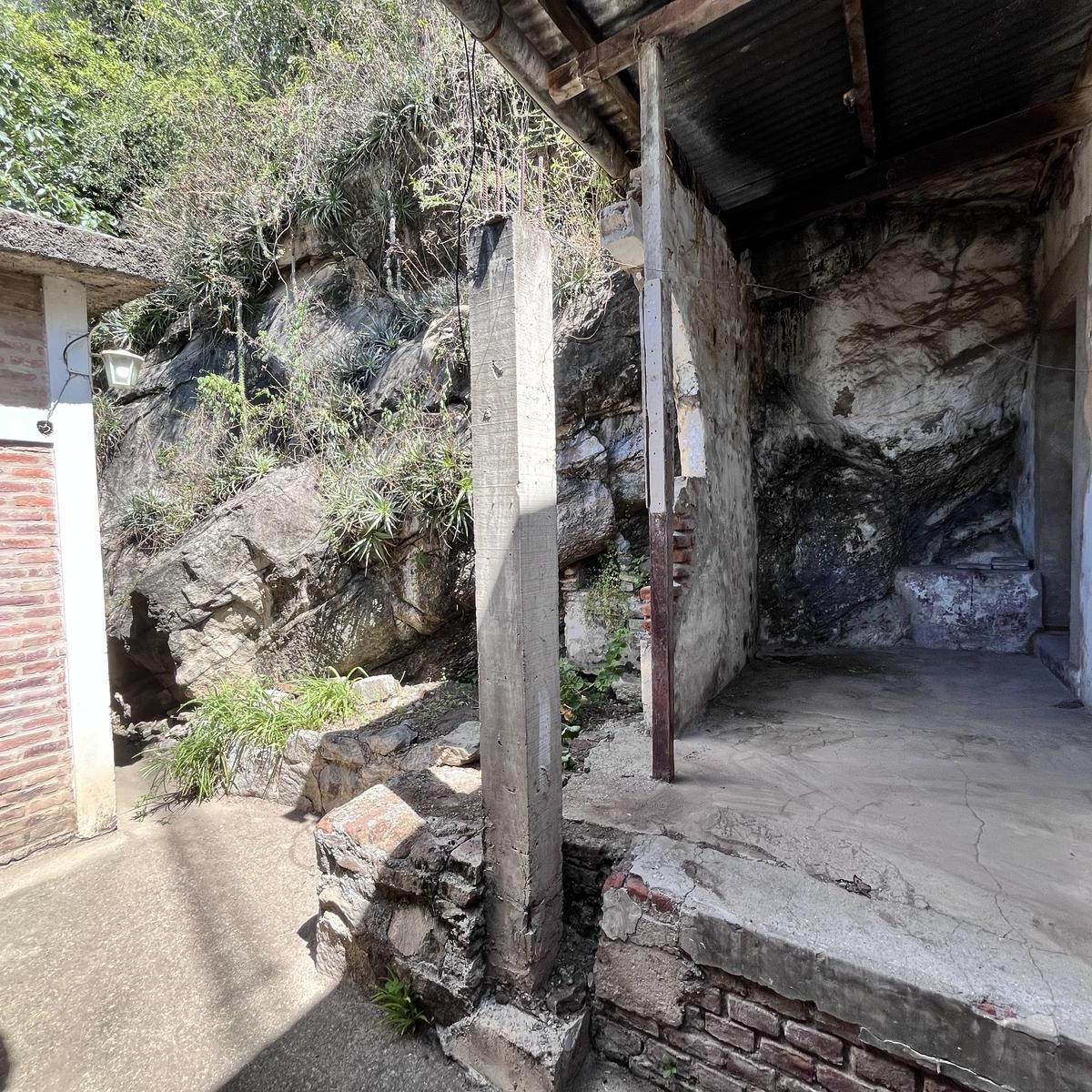 Venta Encantadora Casa con Arroyo y Piedra Natural Alta Gracia 5