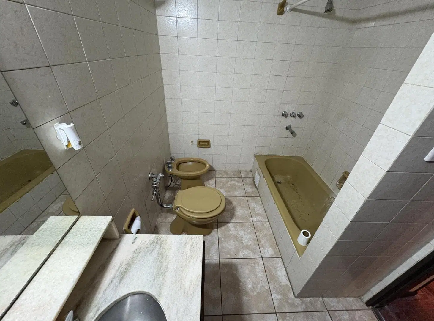 ALQUILA DEPARTAMENTO 3 DORMITORIOS CENTRO SOBRE CAÑADA + ESCRITORIO 4