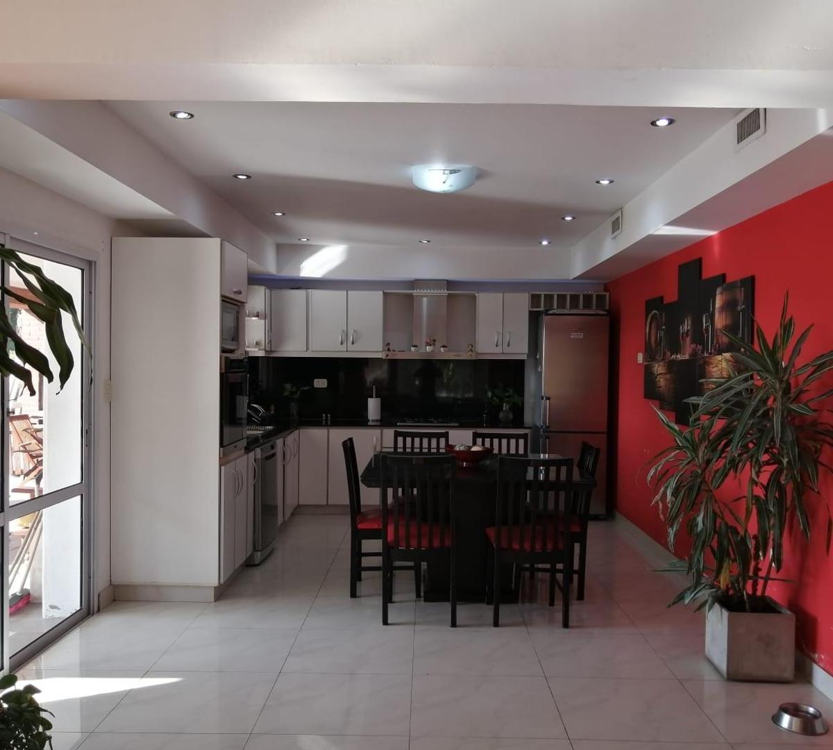 Chalet Sobre Golf con Muebles Escucho Oferta 5