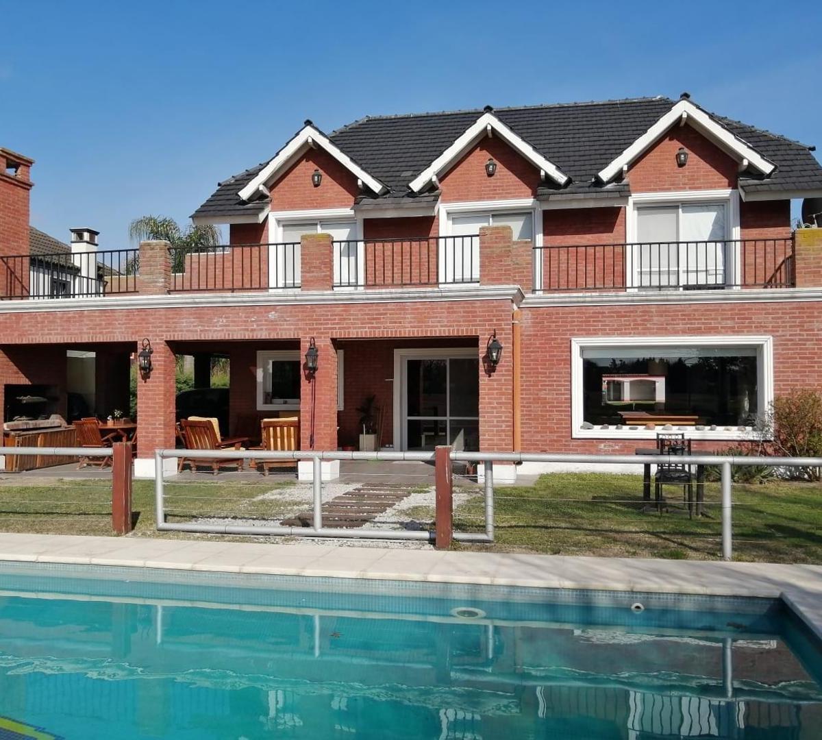 Chalet Sobre Golf con Muebles Escucho Oferta 4