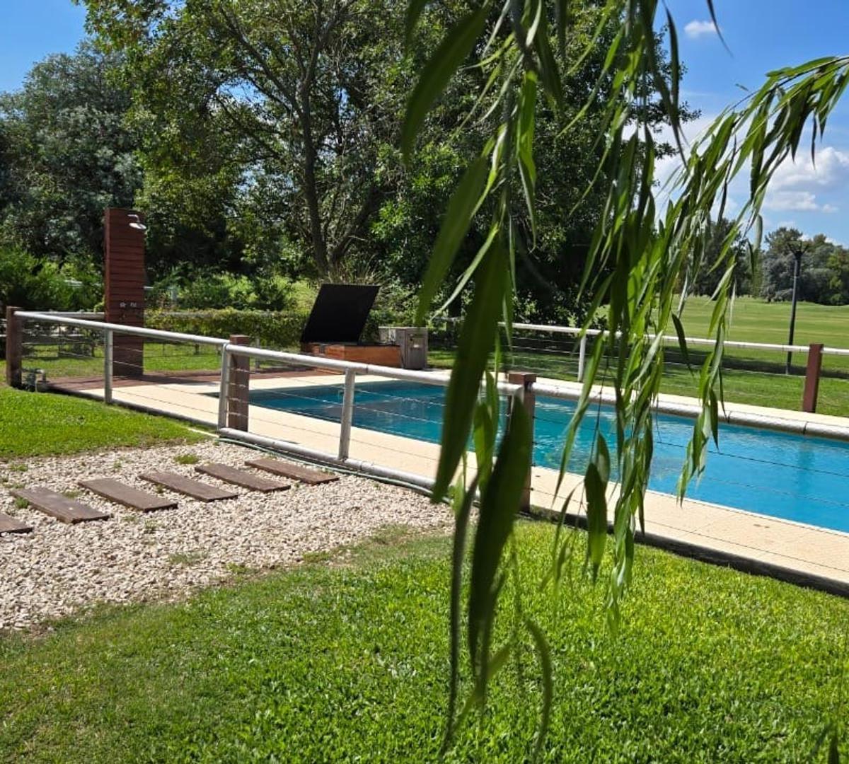 Chalet Sobre Golf con Muebles Escucho Oferta 4