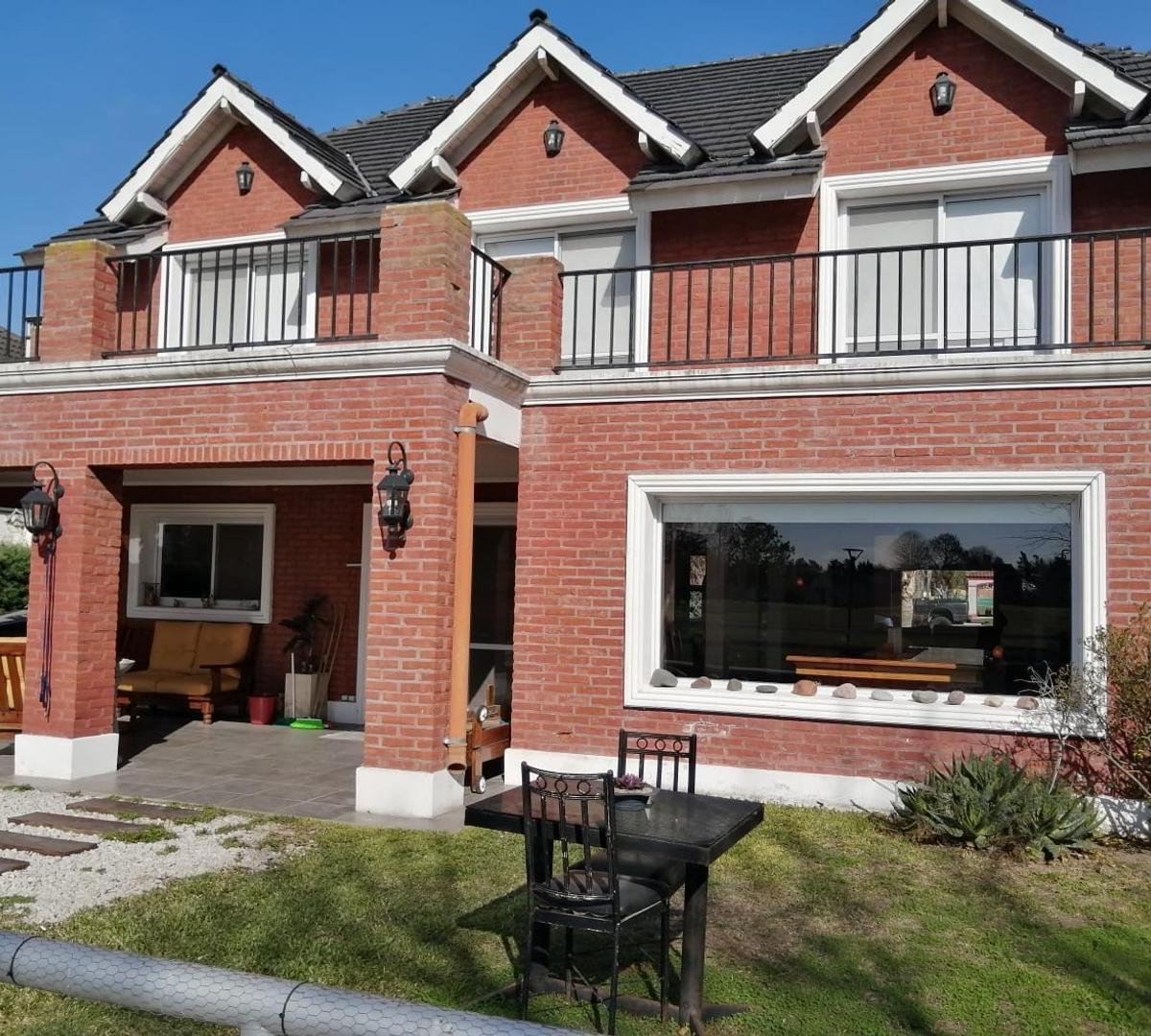 Chalet Sobre Golf con Muebles Escucho Oferta 1