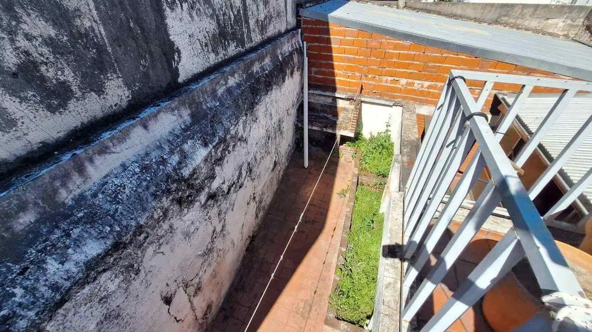 Venta: espacioso, con patio y cochera propia 4