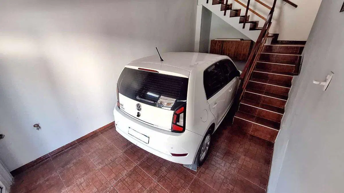 Venta: espacioso, con patio y cochera propia 2