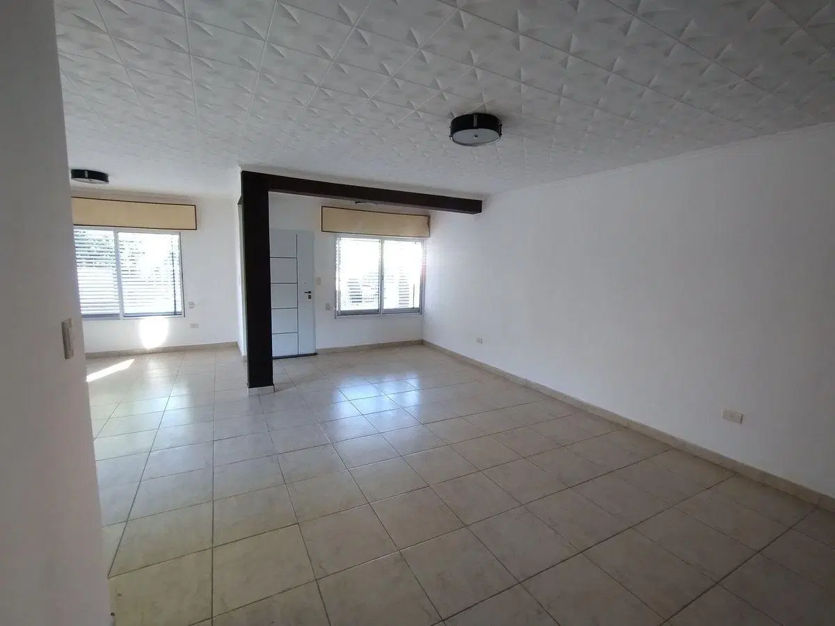 Casa mas departamento en Libertador San martin 3