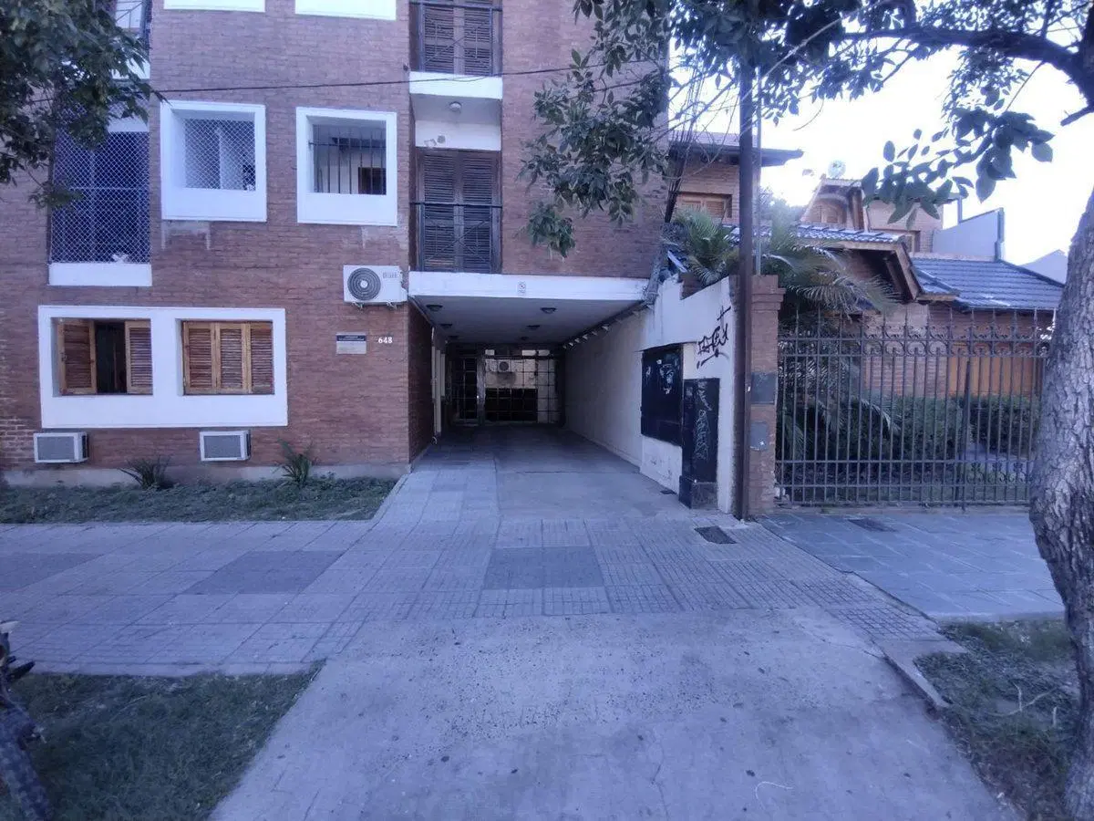 Lindo y amplio departamento de 94 mts, calle Salta 5