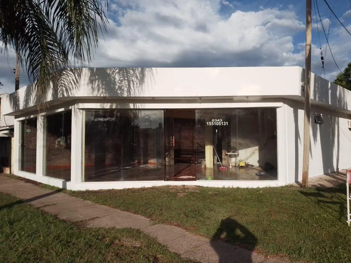 Local comercial en esquina, 90 m2 en Hasenkamp 4