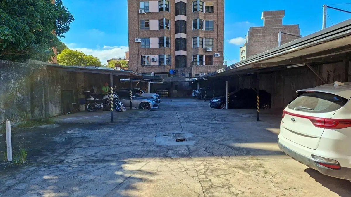 Cochera en Zona Céntrica de Paraná 3