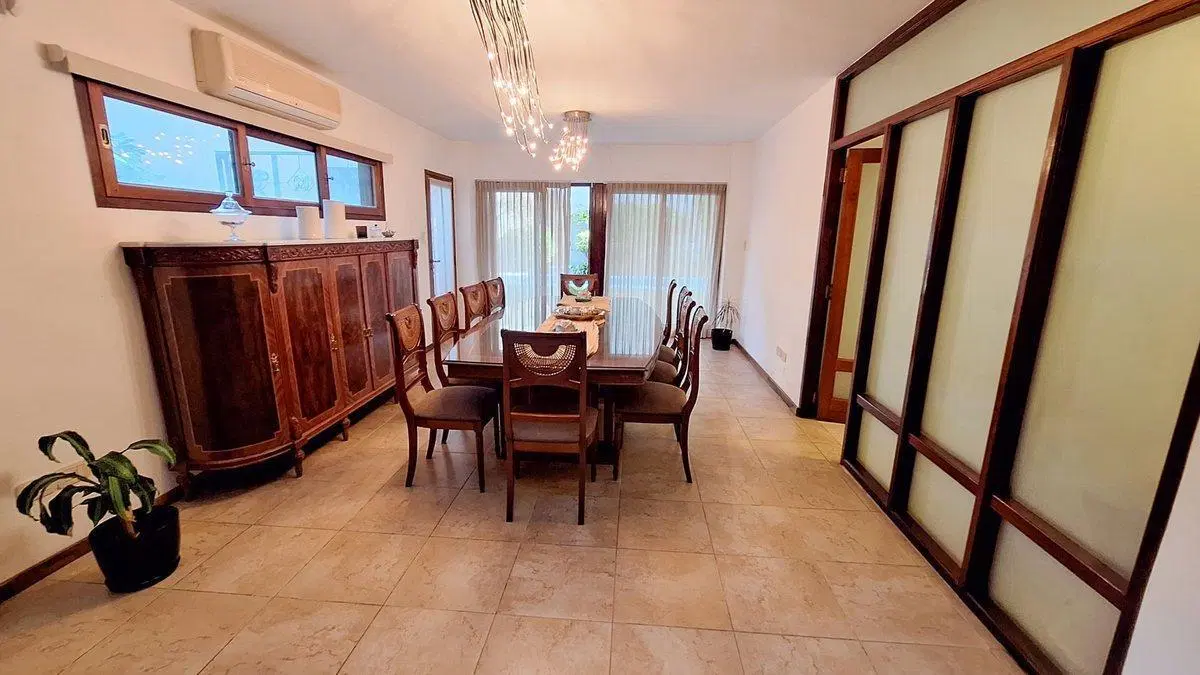 Residencia de jerarquía en zona Parque, Paraná 4