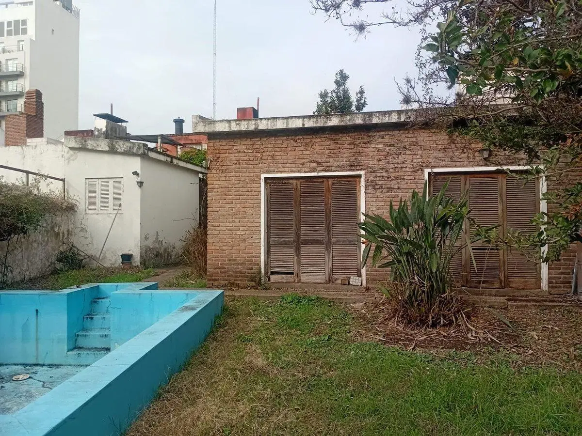 Casa en microcentro de Paraná con gran terreno 3
