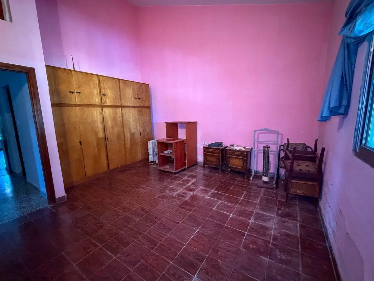 Casa 8 ambientes en venta zona Ruta 12 y Newbery. 3