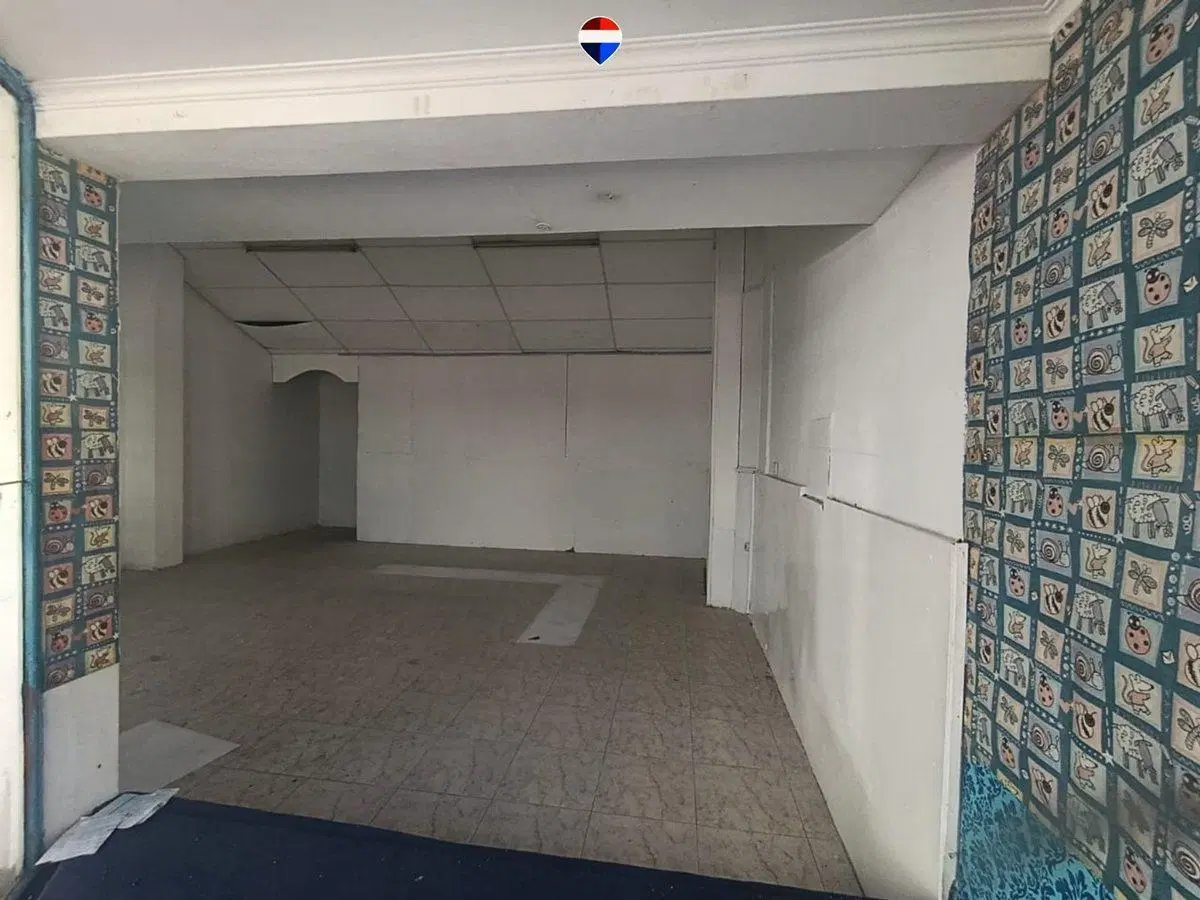 Gran propiedad comercial con 2 locales y mucho más 3