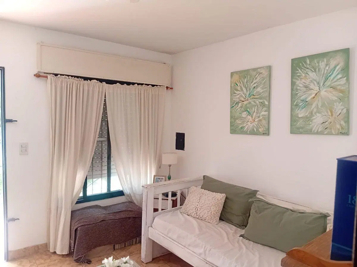 Casa 4 dormitorios en un lindo barrio de Concordia 4