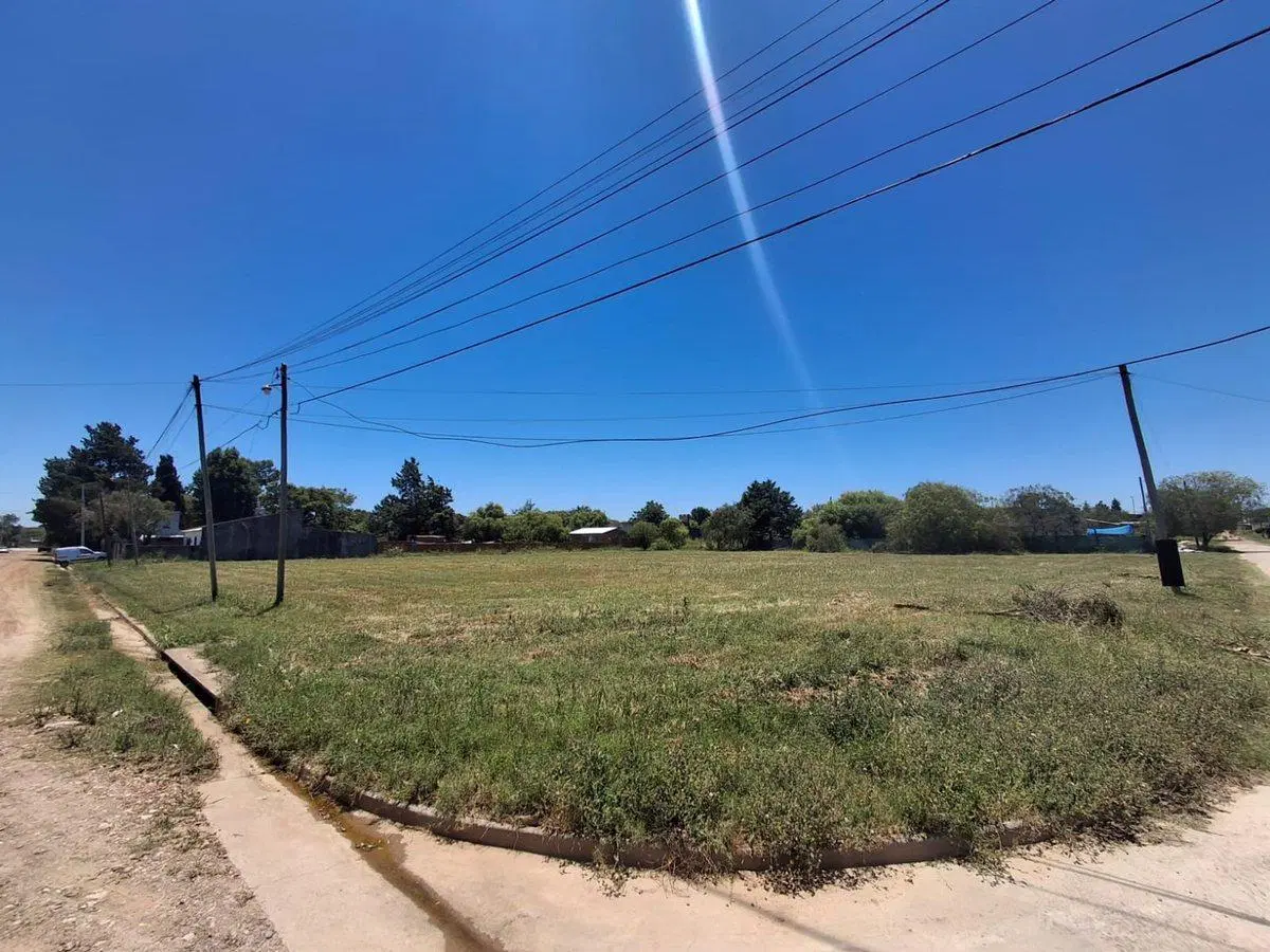 Gran terreno de 3700 m2 cerca ruta 12, San Benito 2