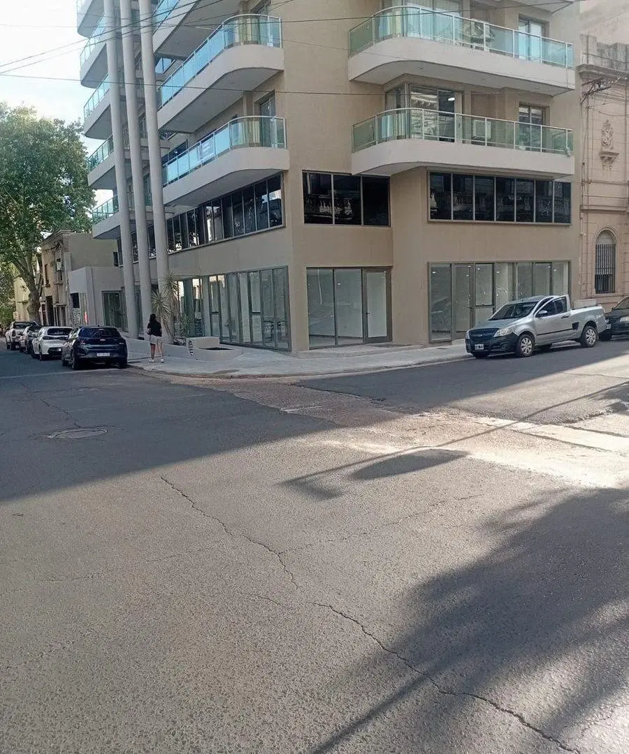 Local comercial 96m en edificio premium, Concordia 2