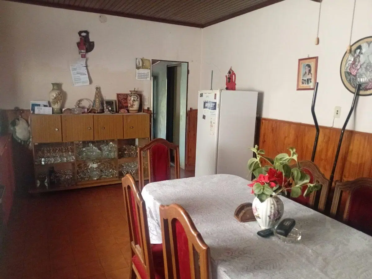 Casa 3 dormitorios, patio y cochera en Chajarí 2