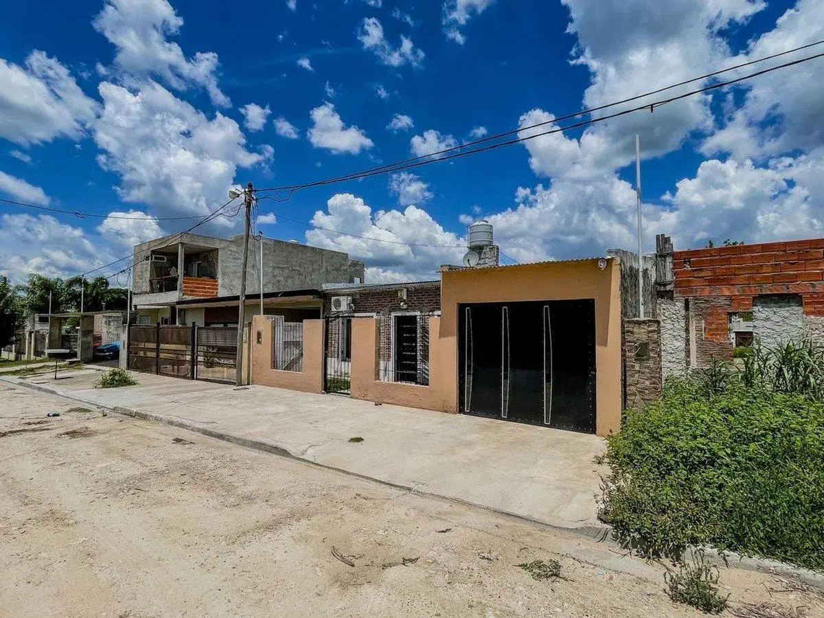 Casa 2 dormitorios y pileta, Colonia Avellaneda 4