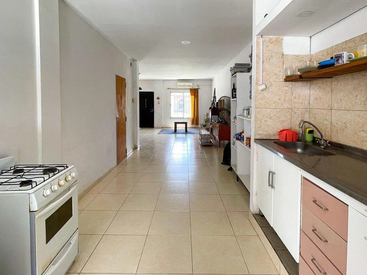 Casa 2 dormitorios y pileta, Colonia Avellaneda 5