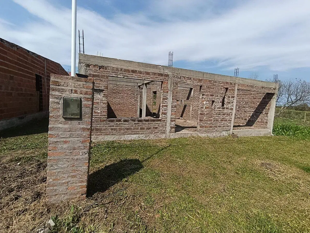 Casa en construcción en lote de 300m. San Benito 2