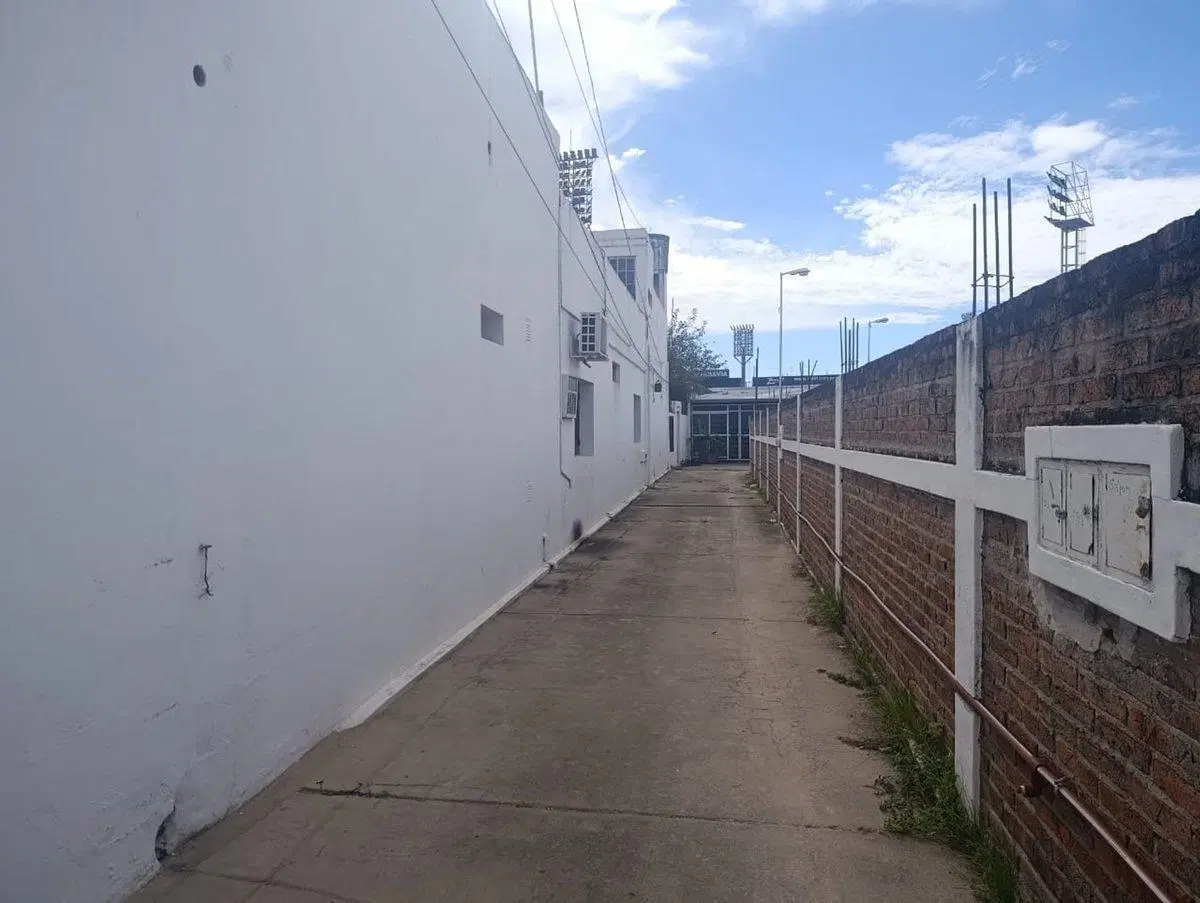 Propiedad con 5 departamentos en Av. Churruarín 3