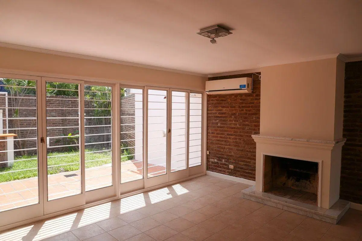Casa apta crédito, zona 5 esquinas - Paraná 2