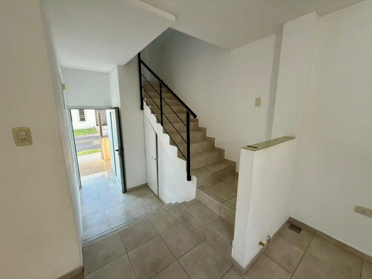 Casa Dúplex 2 dormitorios con Patio/Cochera 2
