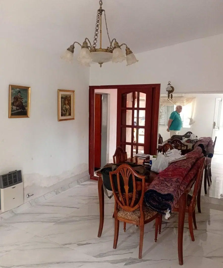 Atención: c:asa 2/3 dormitorios, cochera, Paraná 5