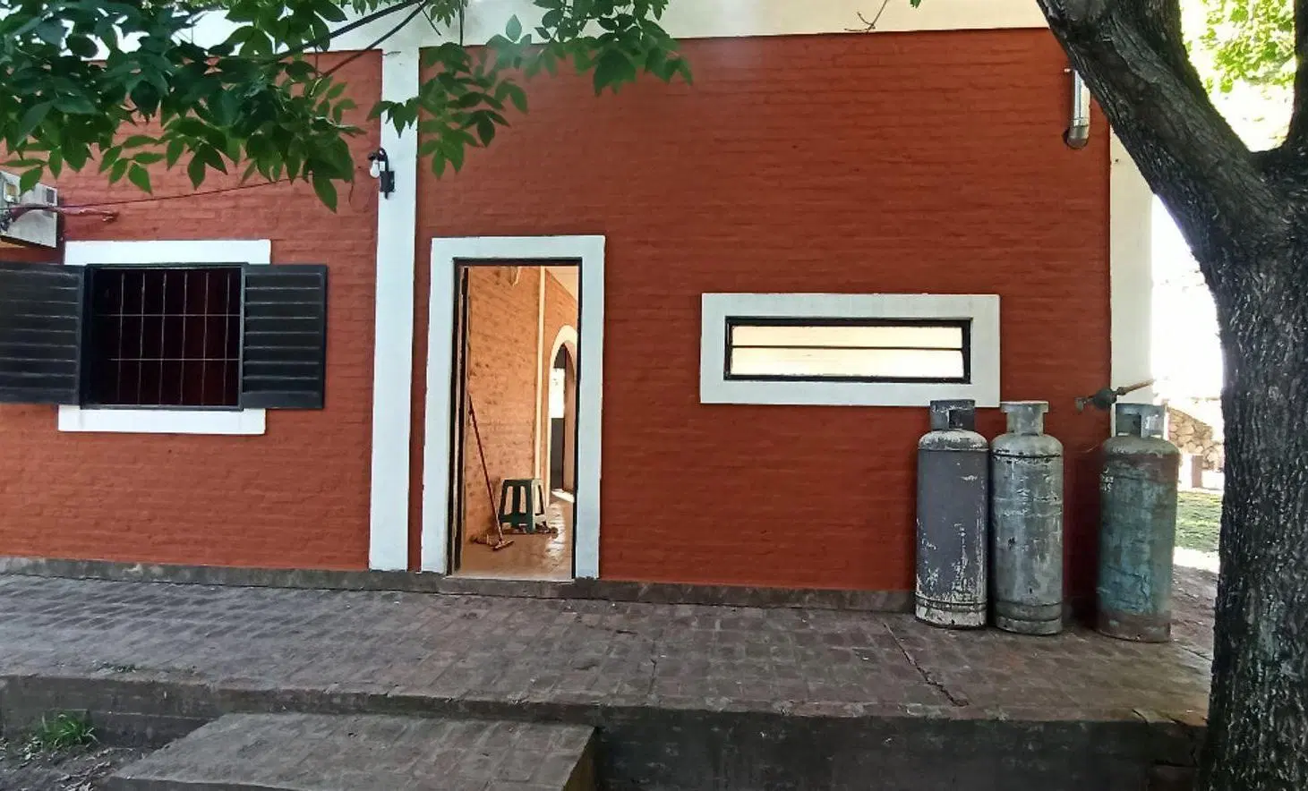 Casa en Venta 2 dorm Quincho Pileta Sauce Montrull 5