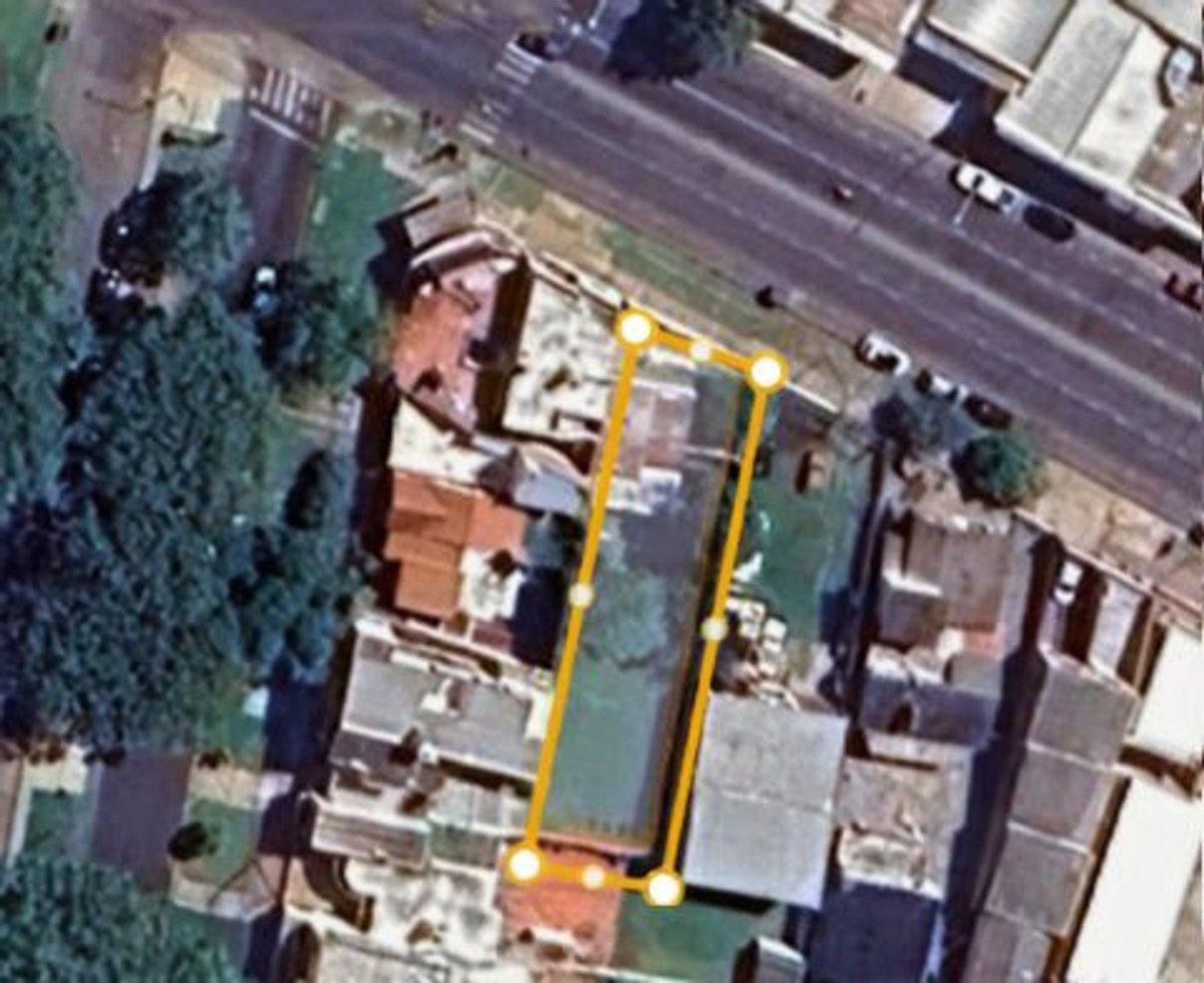 Casa o gran terreno comercial Almafuerte y Artigas