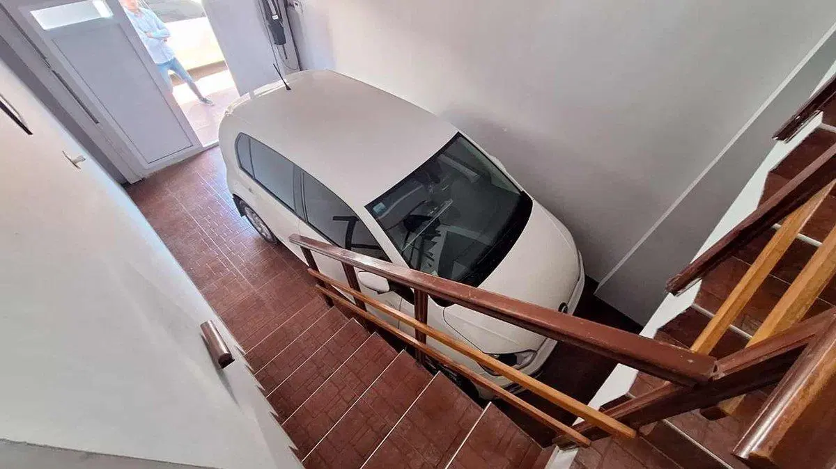 Venta: espacioso, con patio y cochera propia 5