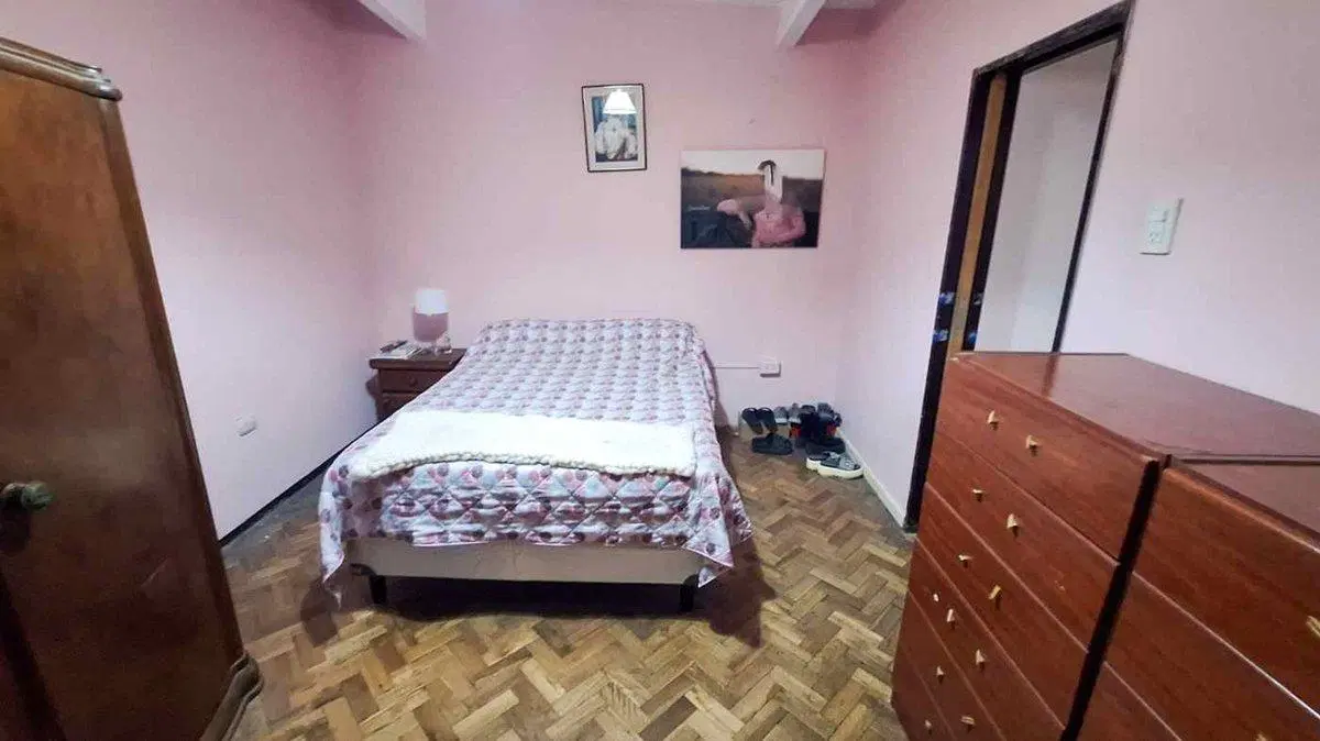 Venta: espacioso, con patio y cochera propia 4