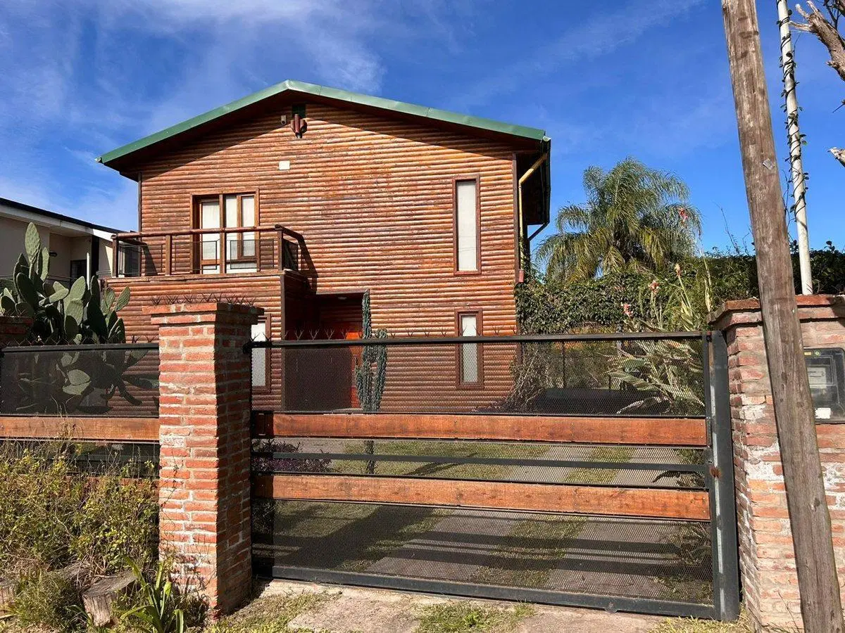 Casa 4 dormitorios en Las Acacias, acepta permuta 2