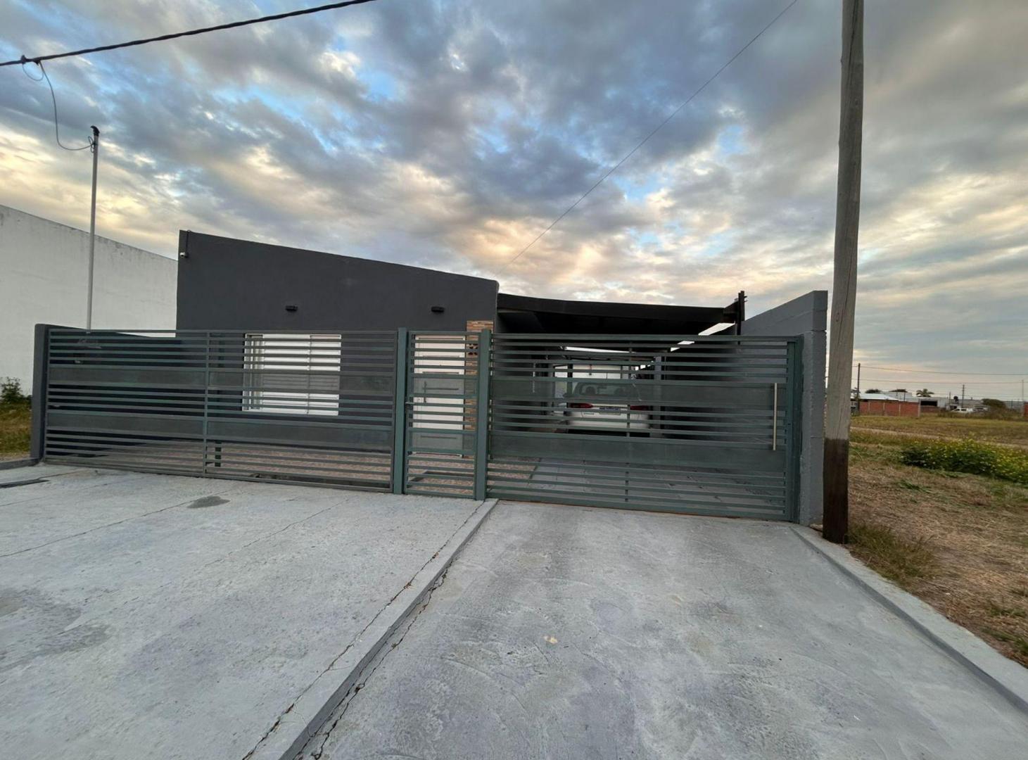 Casa 1 dormitorio y pileta en Colonia Ensayo