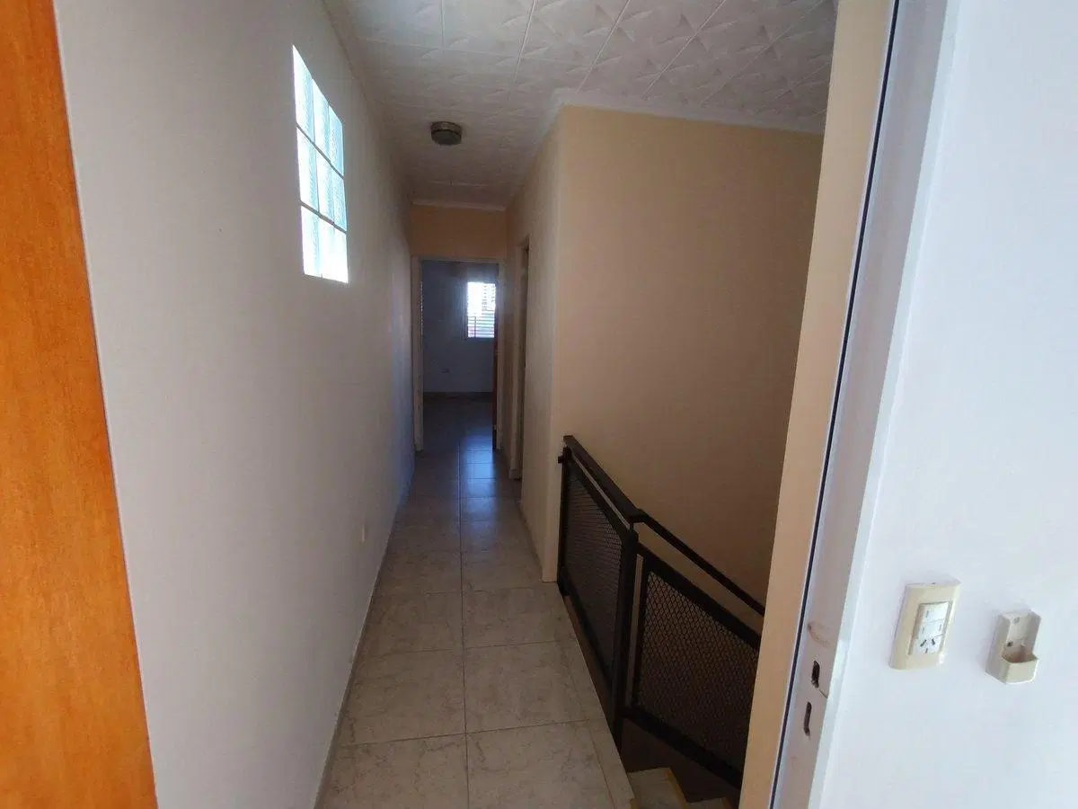 Casa mas departamento en Libertador San martin 4