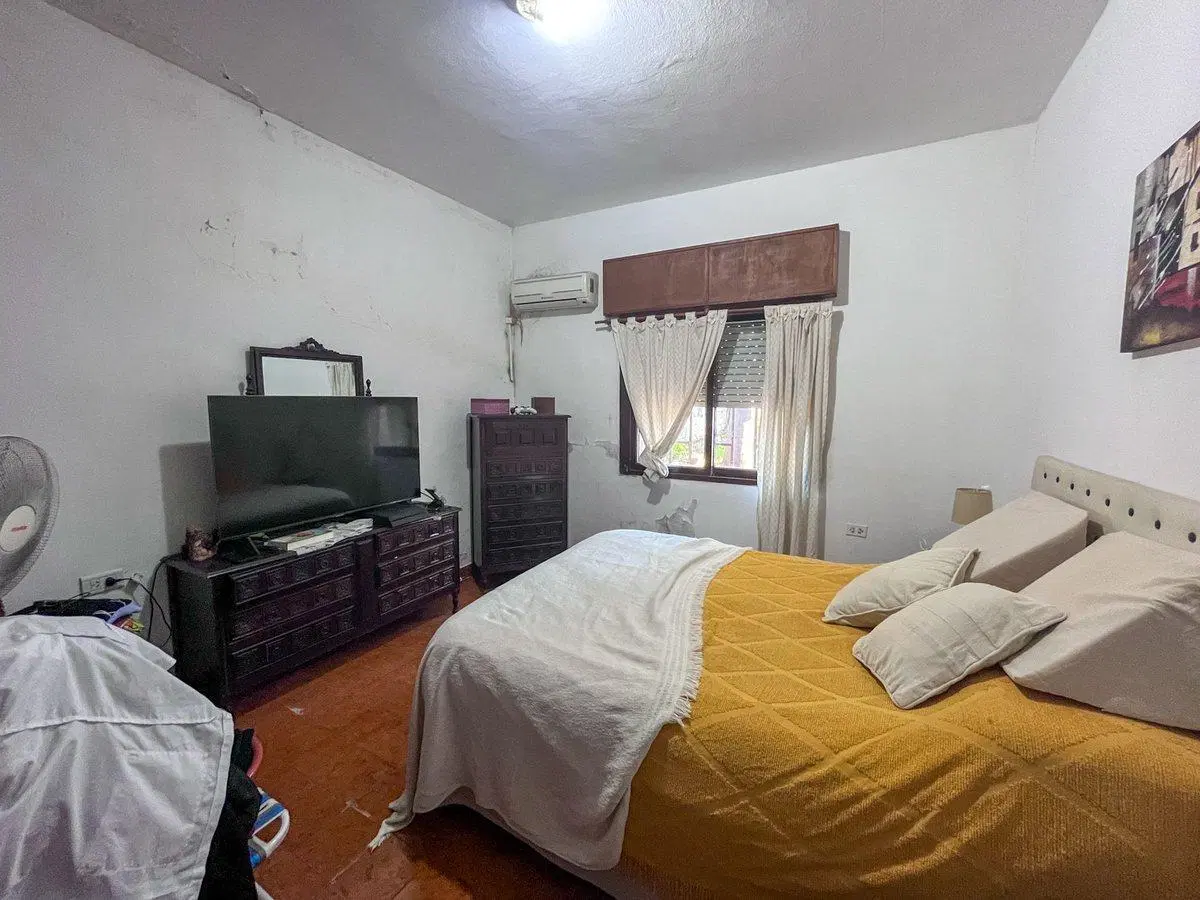 Casa 3 dormitorios, patio y quincho zona hipódromo 2
